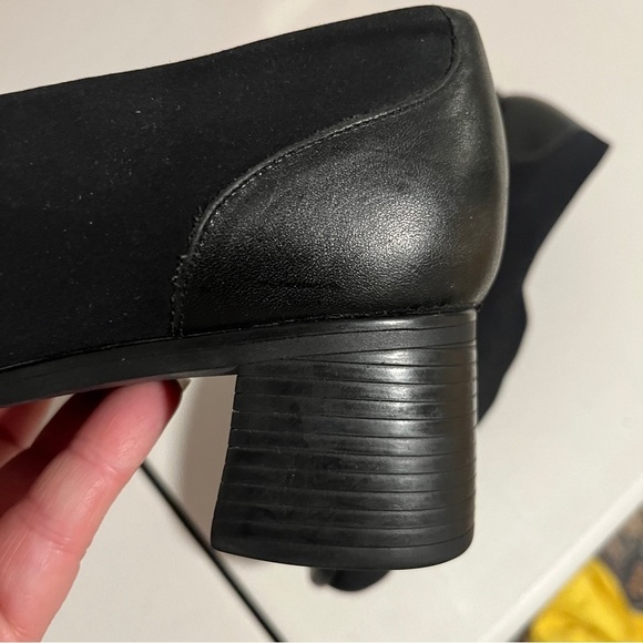 Munro American Black Comfortable Heels Size 8.5 with 2” Block Heel - Picture 6 of 10